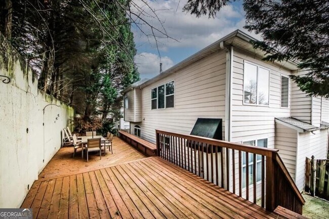 Building Photo - 1354 Brookhaven Village Cir NE