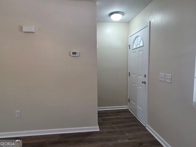 Building Photo - 113 Towne Pk E Dr