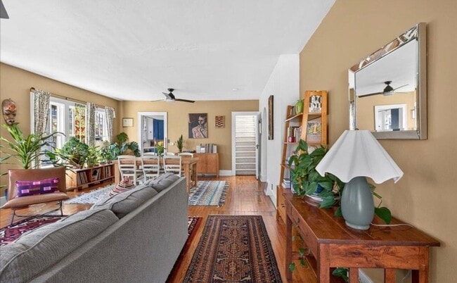 Building Photo - Beautiful 3 Bedroom!