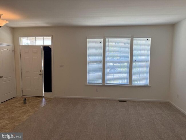 Building Photo - 280 N Bayberry Pkwy