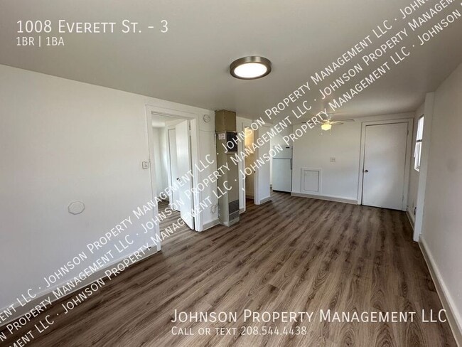 Building Photo - 1008 Everett St