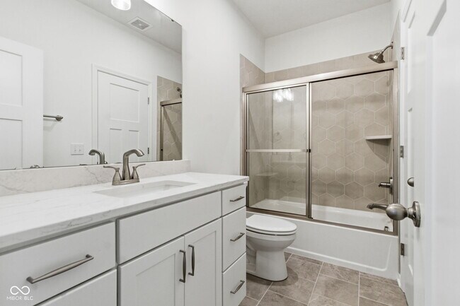 Building Photo - 776 Templeton Dr