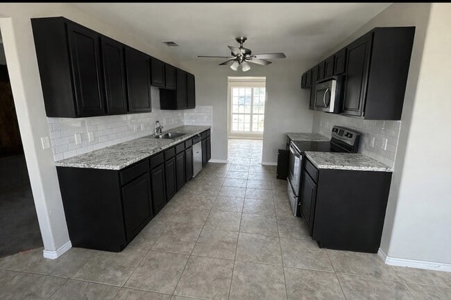 Building Photo - 1165 Key Ln