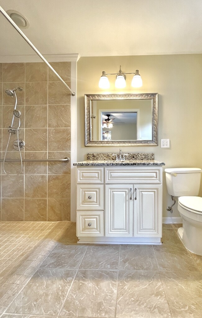 Building Photo - 1014 Scarlet Oak Ct S