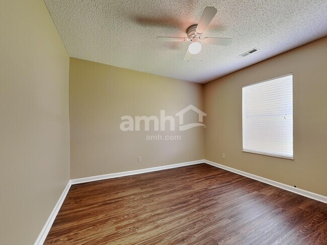 Building Photo - 2524 Cinema Dr