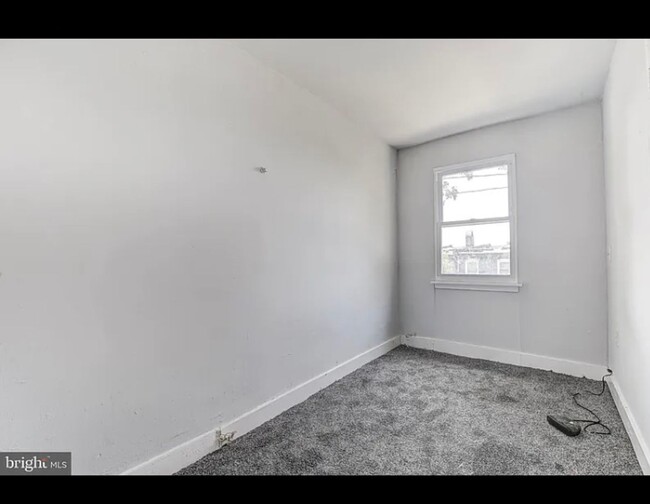 Building Photo - Welcome to the 3 Bed/2Bath Rowhome in Balt...