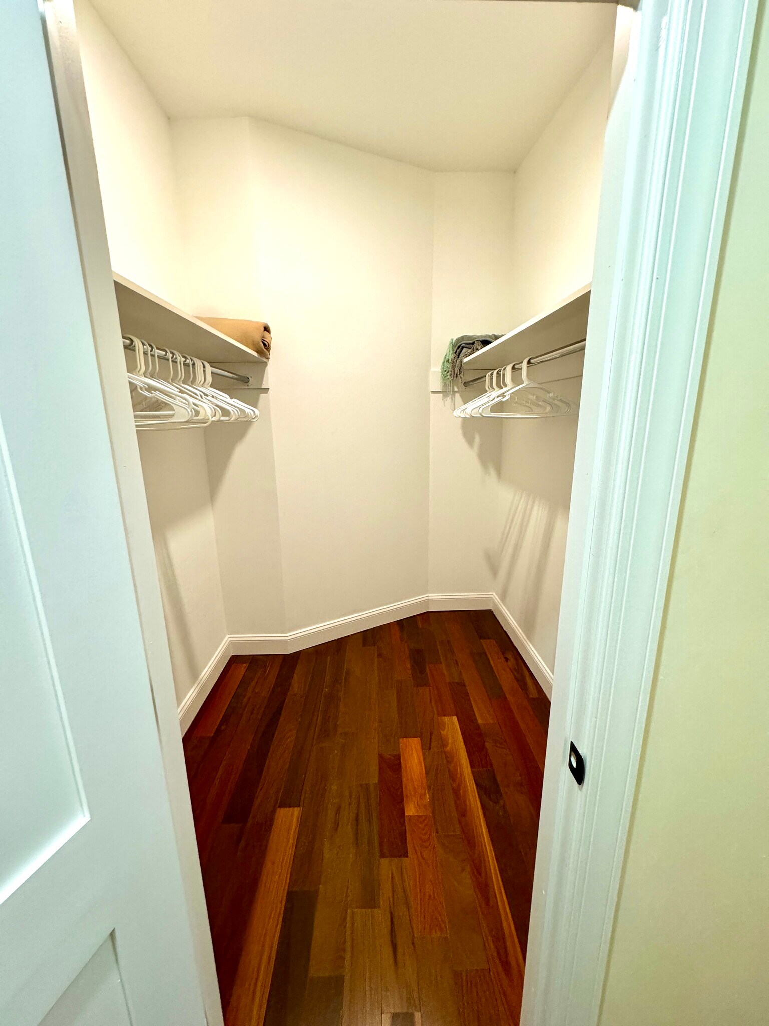 Building Photo - 1906 Madison Ave