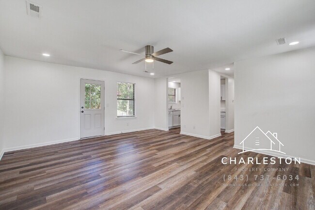 Building Photo - 114 Langley Dr