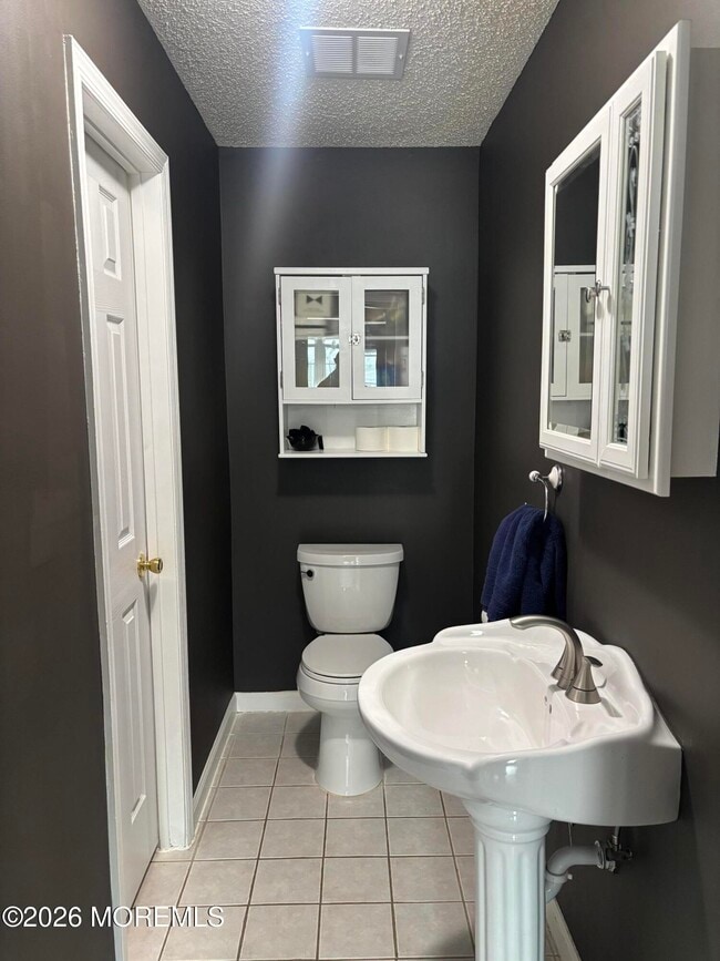 Building Photo - 14-1 Providence Ct