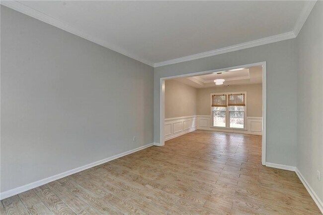 Building Photo - 2835 Crestmont Ct