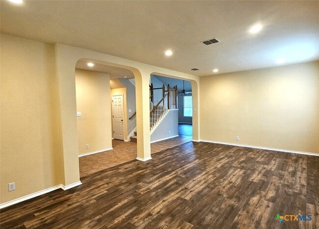 Building Photo - 400 Apache Ledge