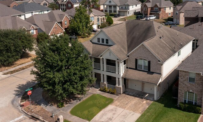 Building Photo - 21050 Florette Ln