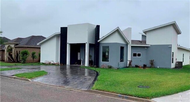 Building Photo - 800 New Orleans Cir