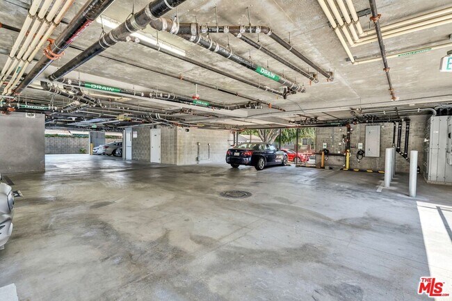 Building Photo - 4506 Dockweiler St
