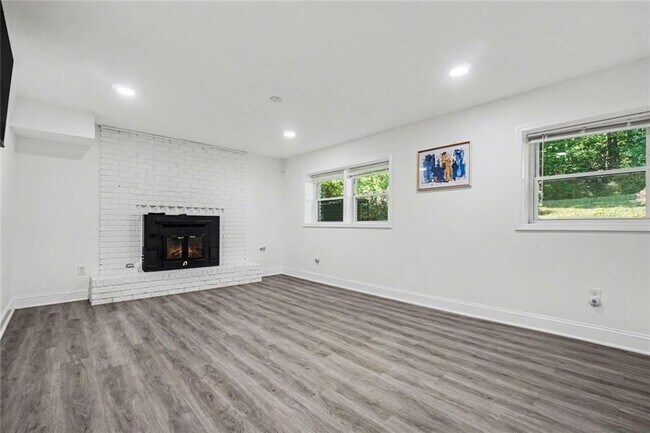Building Photo - 2637 Casher Dr