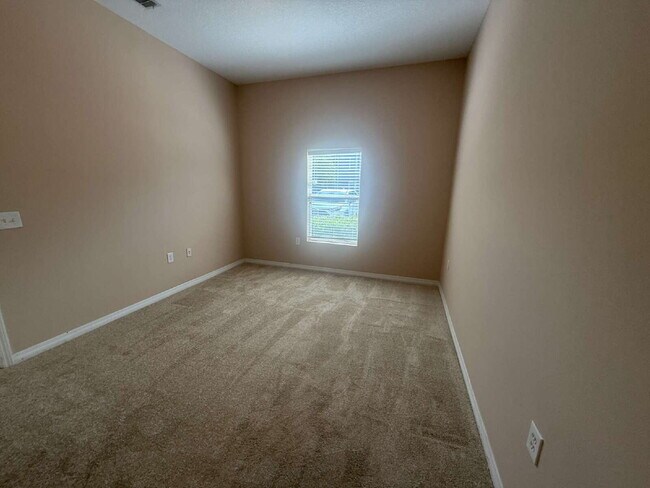 Building Photo - FOR RENT:  3 BEDROOM 2 BATHROOM CONDO LOCATED IN TIMBER RUN