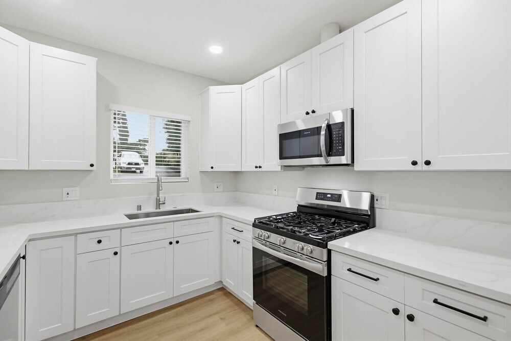 Building Photo - 8120 Melrose Ln