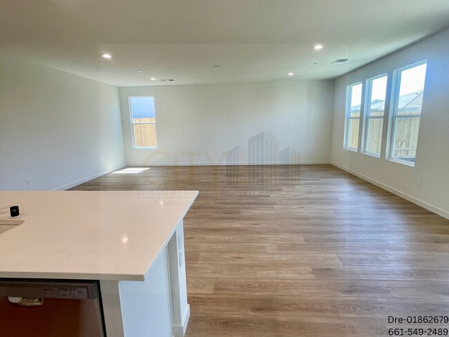 Building Photo - 8607 Avon St