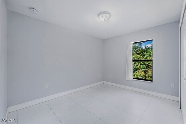 Building Photo - 129 Meadow Rd