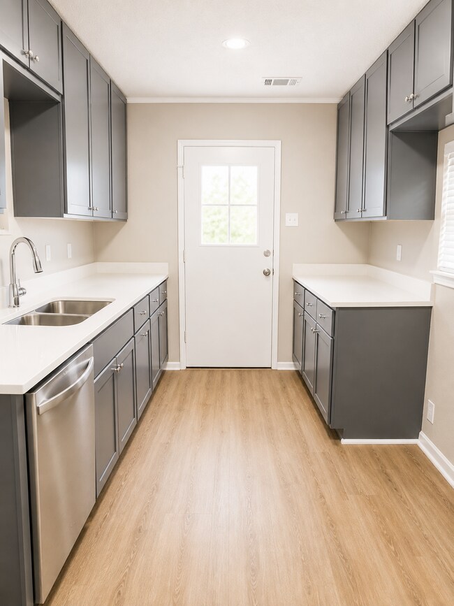 Building Photo - 5028 Acorn Dr