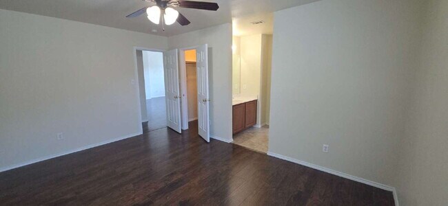 Building Photo - Expansive Mansfield Home with 5 Bedrooms, ...