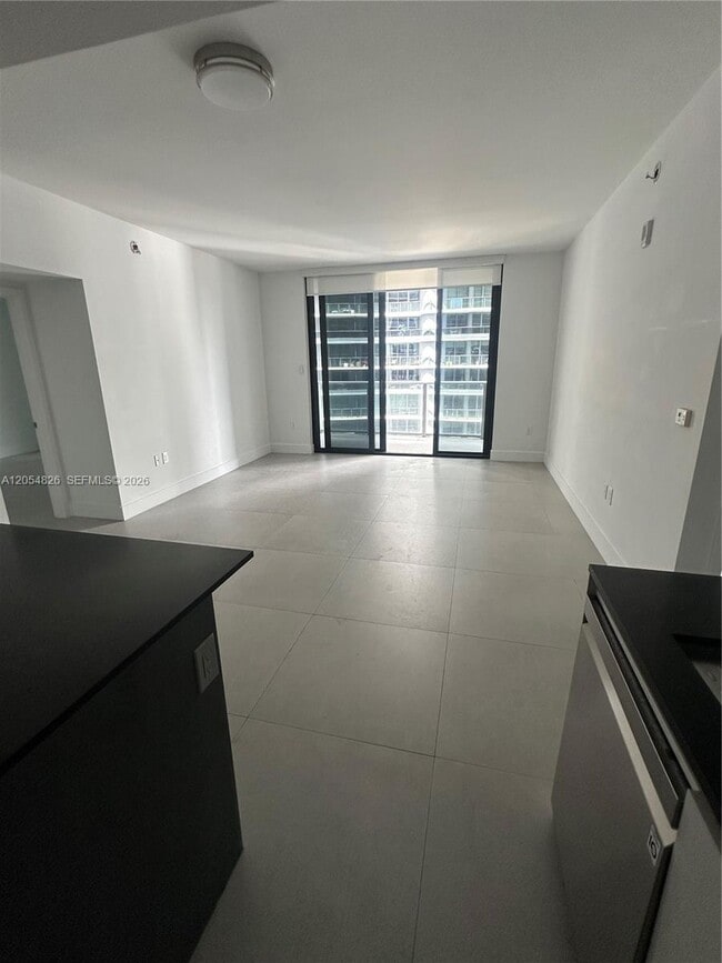 Building Photo - 1010 Brickell Ave