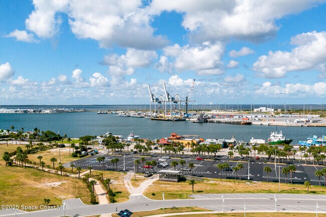 Building Photo - 200 International Dr