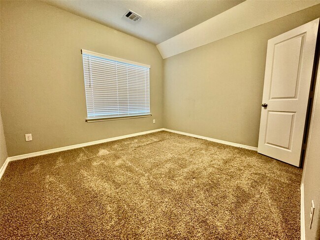 Building Photo - 28622 Monarch Cliffs Dr