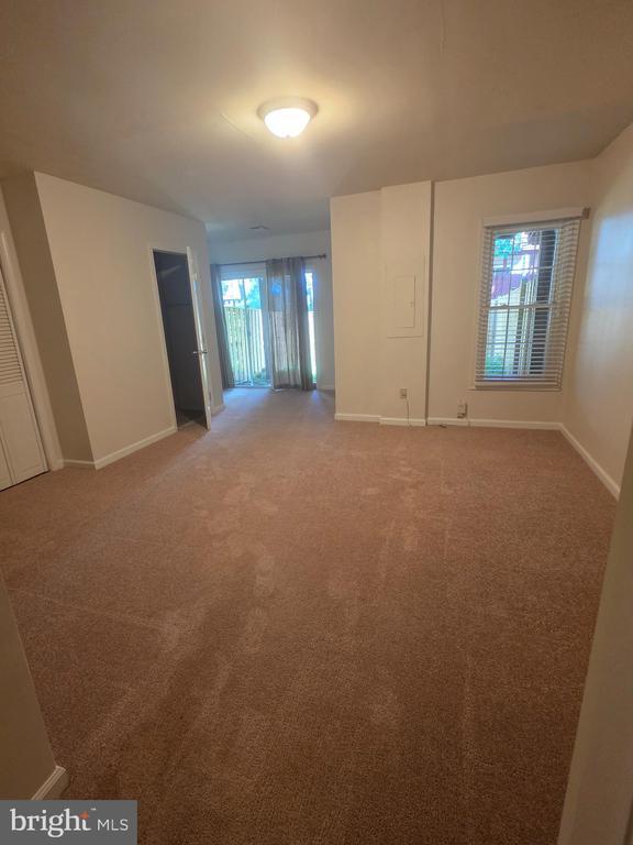Building Photo - 7766 Black Horse Ct