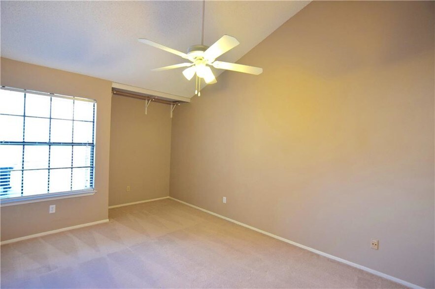 Upstairs Bedroom - 1748 Ohlen Rd