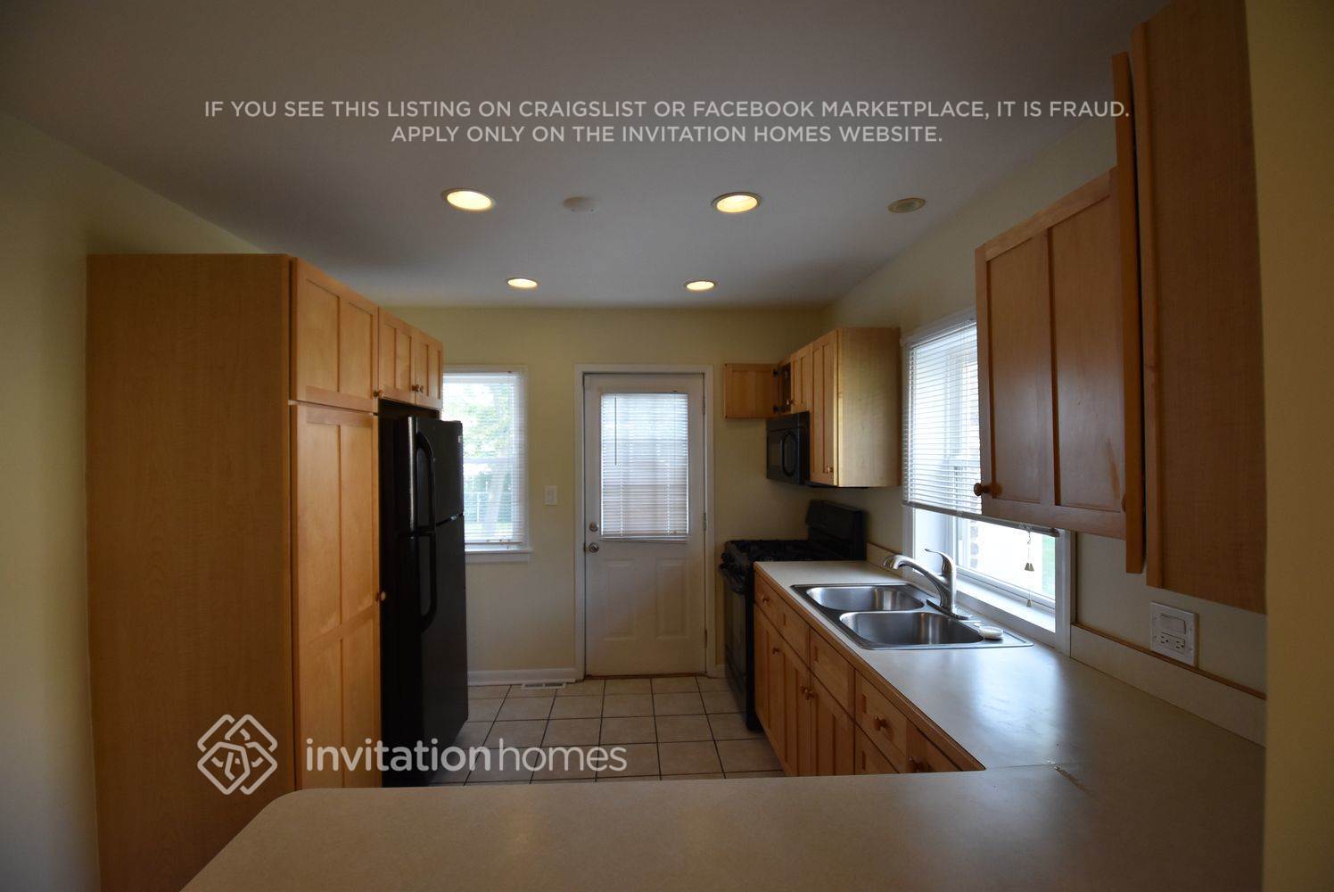 Building Photo - 1808 W 187th St