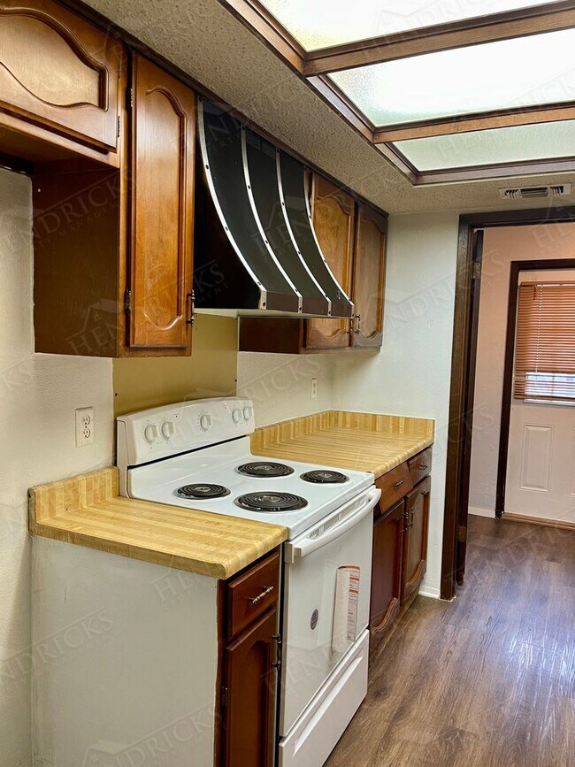 Building Photo - 8026 Echo Wind St