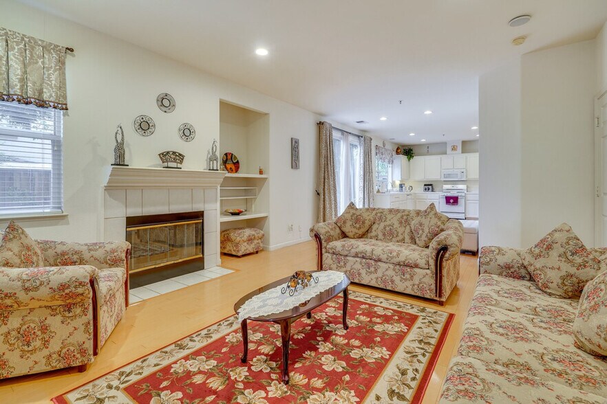 Building Photo - 27479 Green Wood Rd