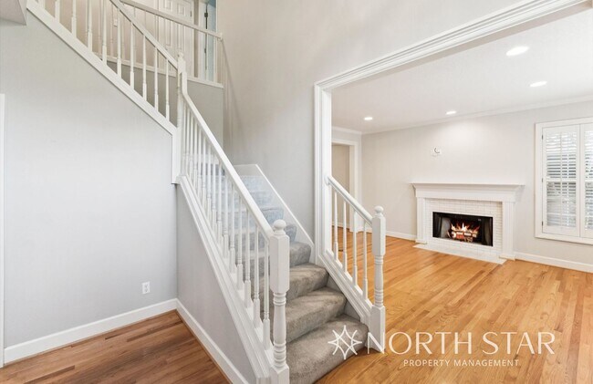 Building Photo - Beautiful Home Near Westlake Park