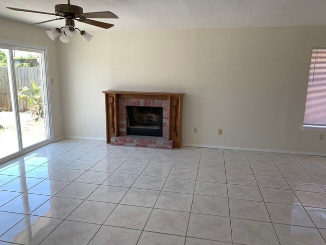 Building Photo - 2230 Bird Island Dr