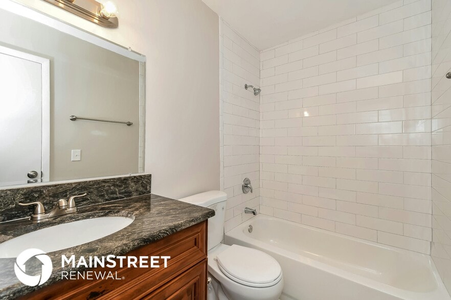 Building Photo - 9998 Bradley Rd