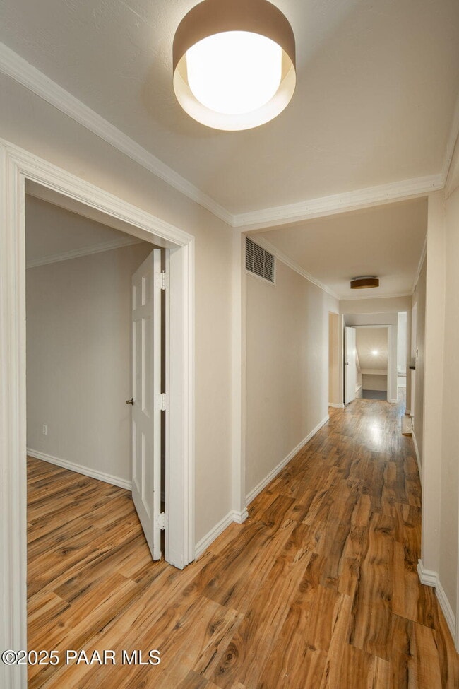 Building Photo - 847 Clubhouse Dr