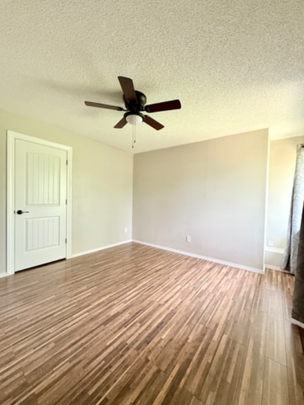 Primary Photo - 1601 27th Ave