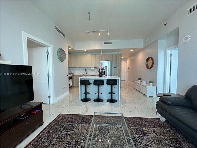 Building Photo - 950 Brickell Bay Dr