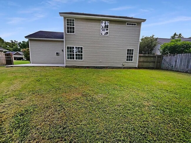Building Photo - 848 Black Knight Dr