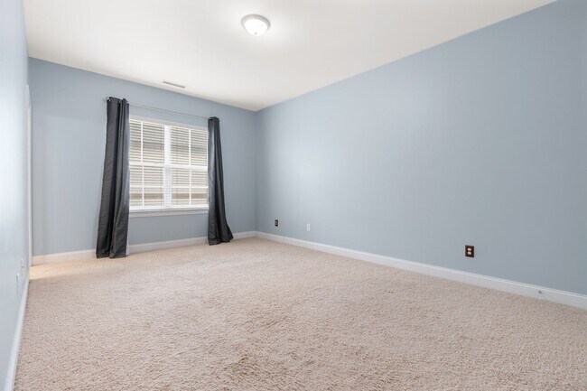 Building Photo - Gorgeous  3-bedroom townhome in North Raleigh!