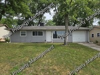 Building Photo - Updated Three Bedroom Ranch