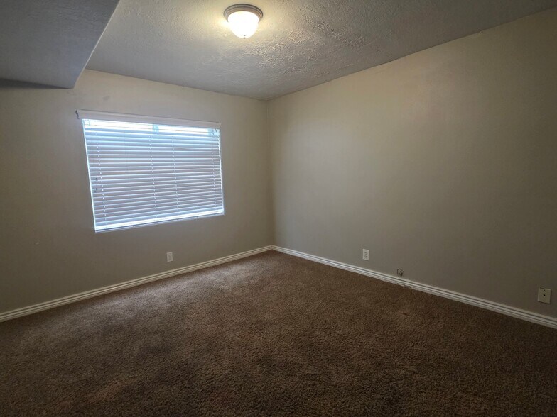 Building Photo - 1486 E 1320 S