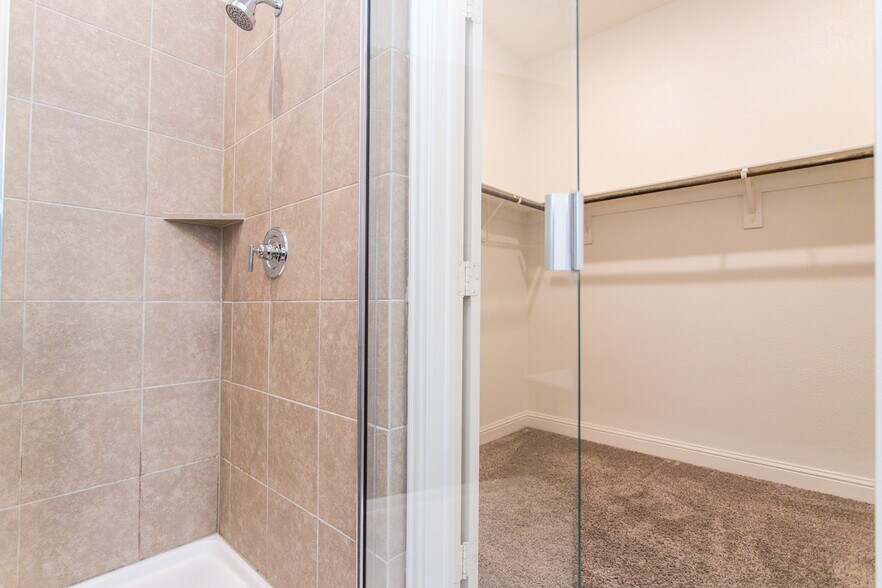 Building Photo - 7504 Palisades Dr