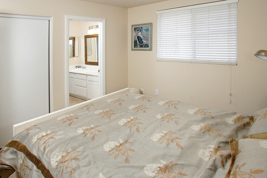 Building Photo - 6124 Maple Ct