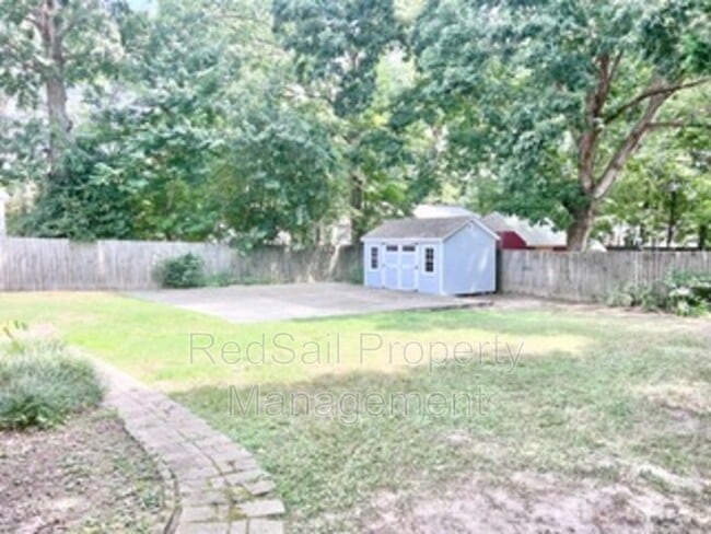 Building Photo - 730 Harpersville Rd