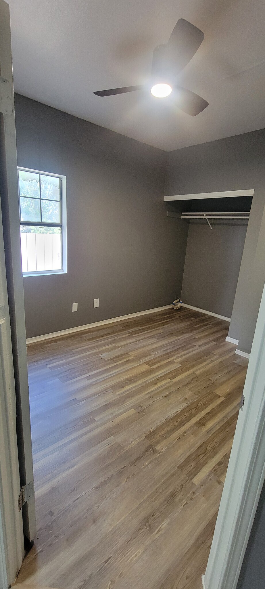 Building Photo - 2713 Lenway St