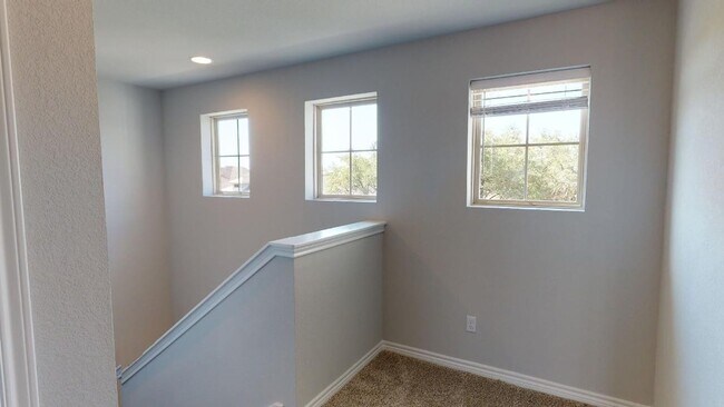 Building Photo - 2108 Pecan Island Dr