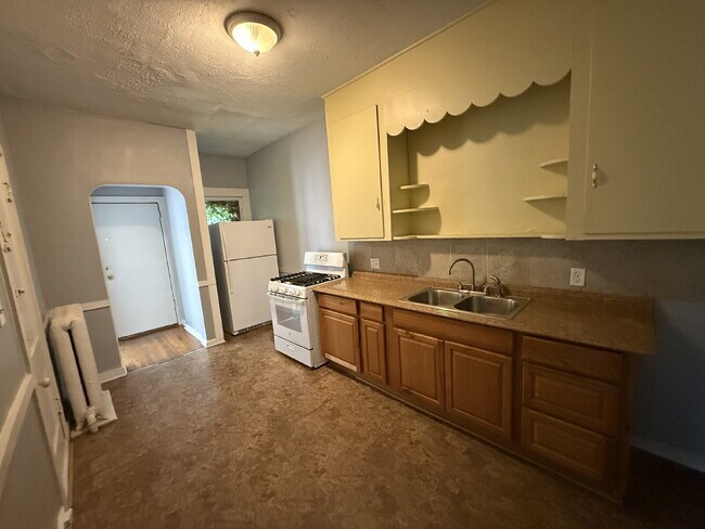 Building Photo - Heritage Hill 2BR Main Level Apartment