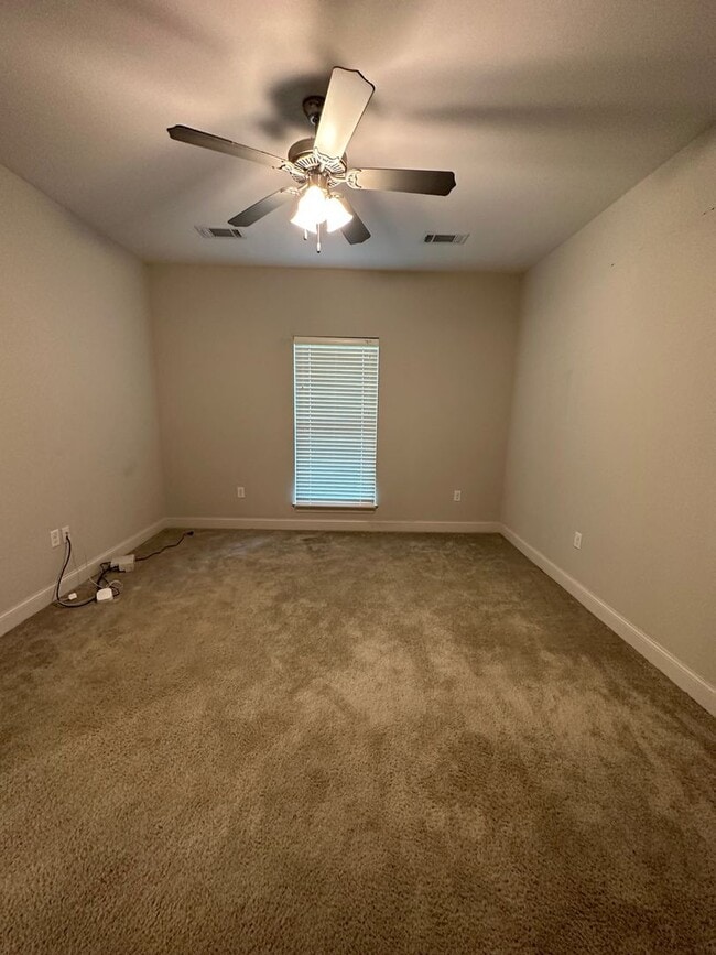 Building Photo - 801 S Audubon Pl Ave